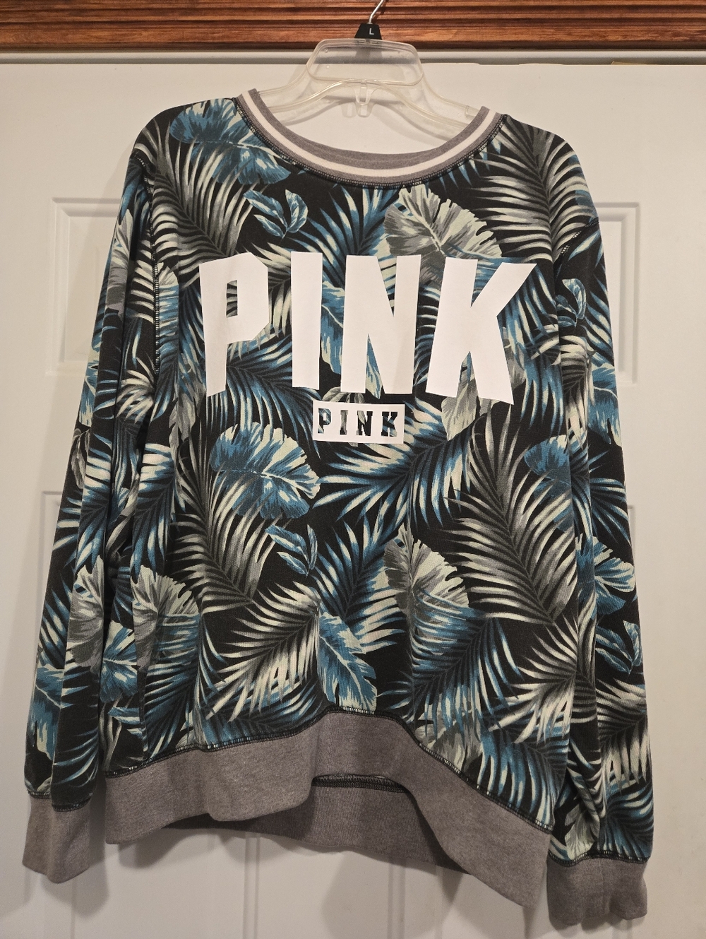 VS PINK Limited Edition Tropical Palm Oversized Top Large